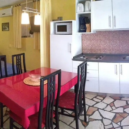 Haus Sonja Apartment Podgora Exterior photo